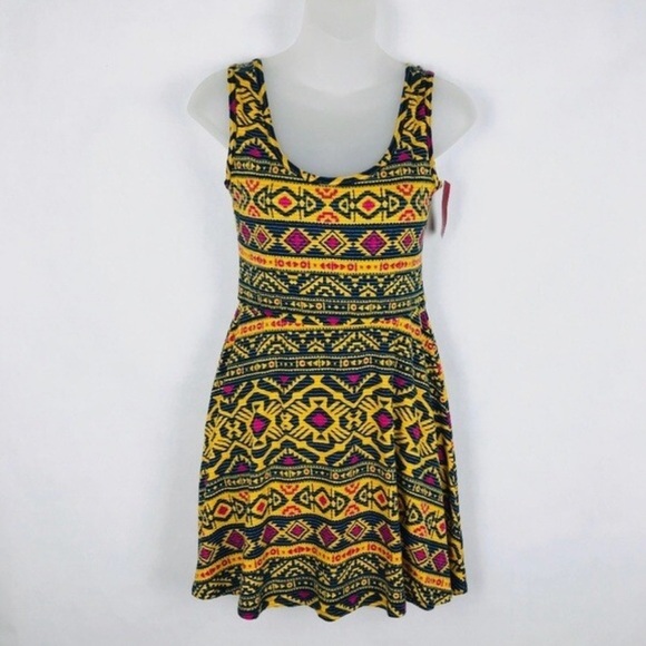 Xhilaration Dresses & Skirts - Xhilaration Black and Yellow Sleeveless Dress